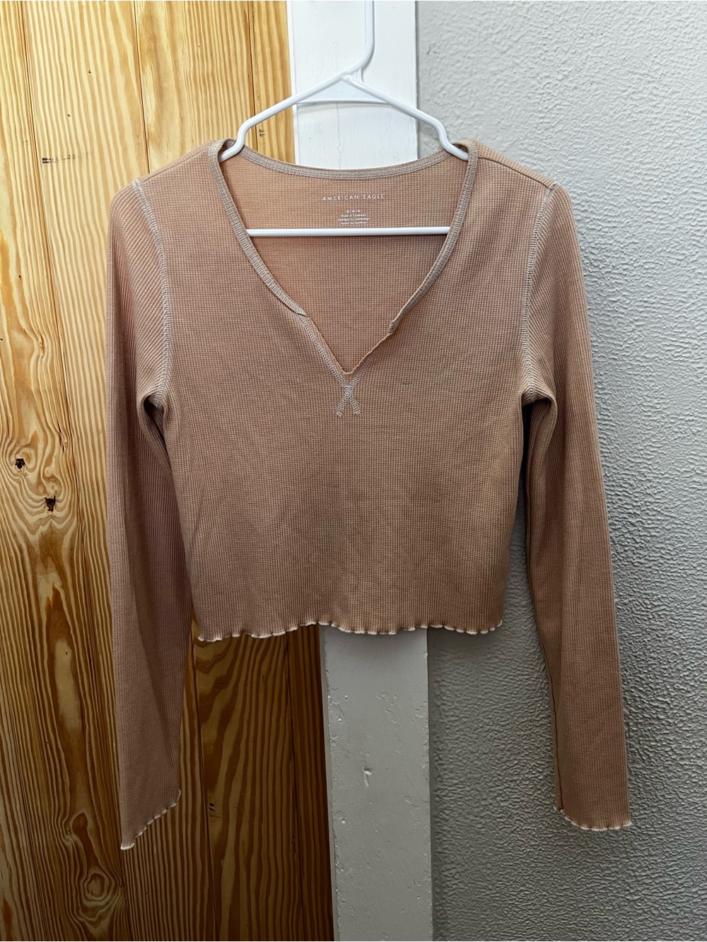 American Eagle Outfitters Y2K Ribbed V-Neck Long Sleeve Top - Taupe